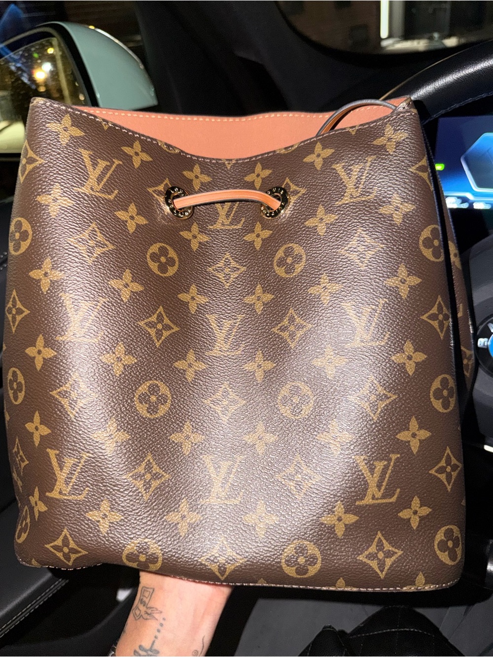 Louis Vuitton Monogram Canvas Bucket Crossbody Bag -Dust Bag&Receipt included - Picture 11 of 11